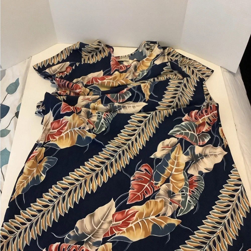 Hilo Hatties Hawaiian original size L Maxi dress blues tan& soft reds short SLV - Picture 10 of 13
